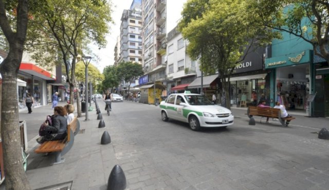 LA PLATA COMERCIOS