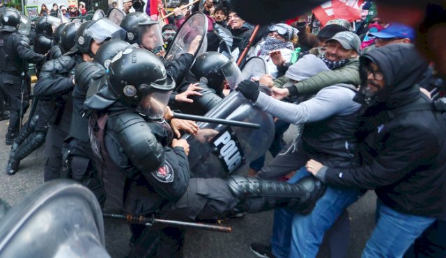policias