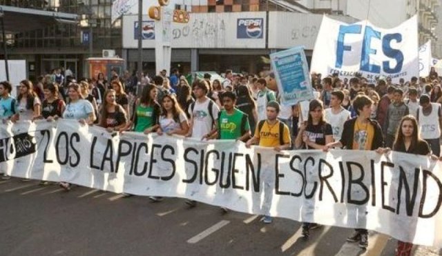 MARCHANOCHEDELOSLAPICES