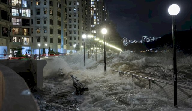 Hong Kong decretó la alerta máxima ante la llegada del supertifón Ragasa con vientos de más de 100 km/h
