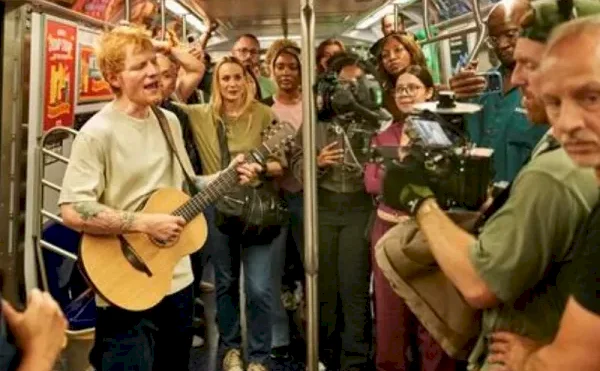 Ed Sheeran presenta junto a Netflix 