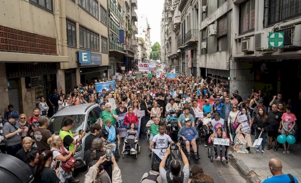 Emergencia en Discapacidad: masiva manifestación a Salud en reclamo por la implementación inmediata