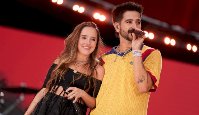  Camilo y Evaluna lanzan “Navidad en cada esquina”