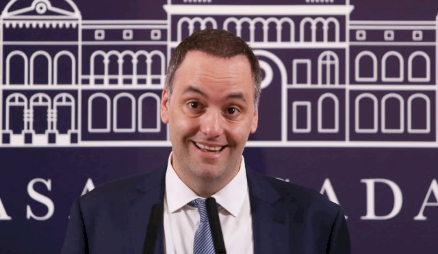adornii