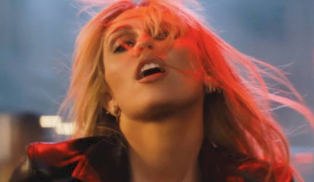 MILEY CIRUS