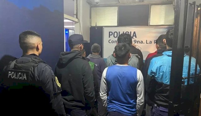 hombres armados